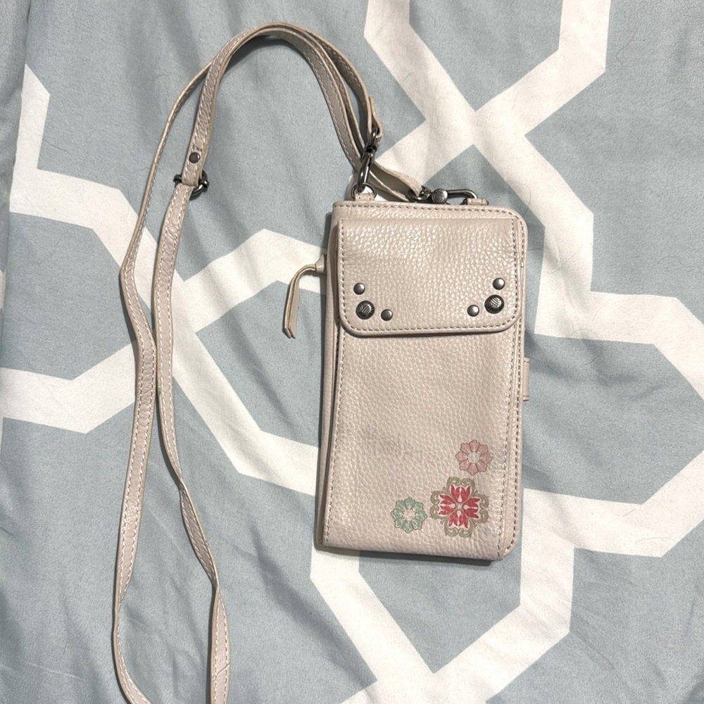 The Sak phone wallet